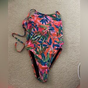 size 32 jolyn tie back print